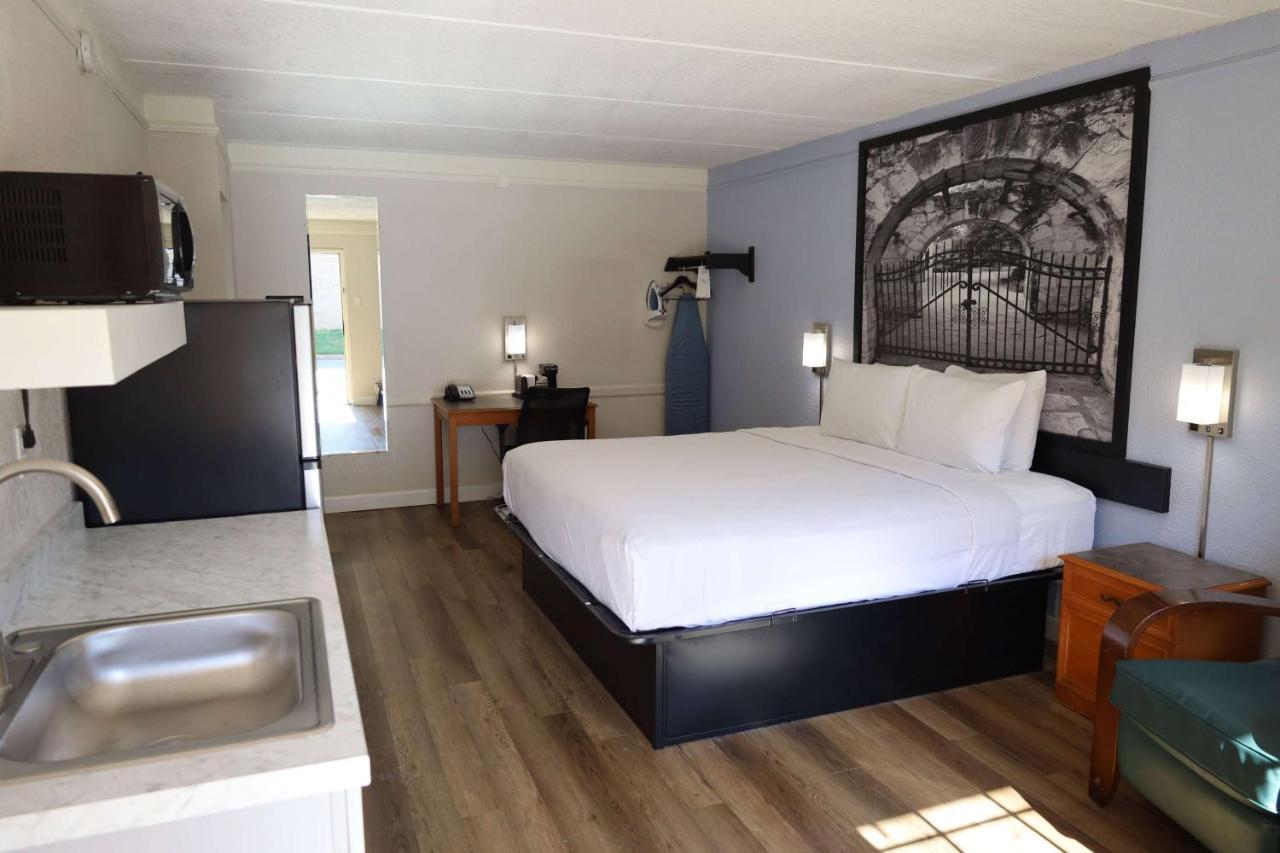 Super 8 By Wyndham Austin South I-35 Hotel Luaran gambar