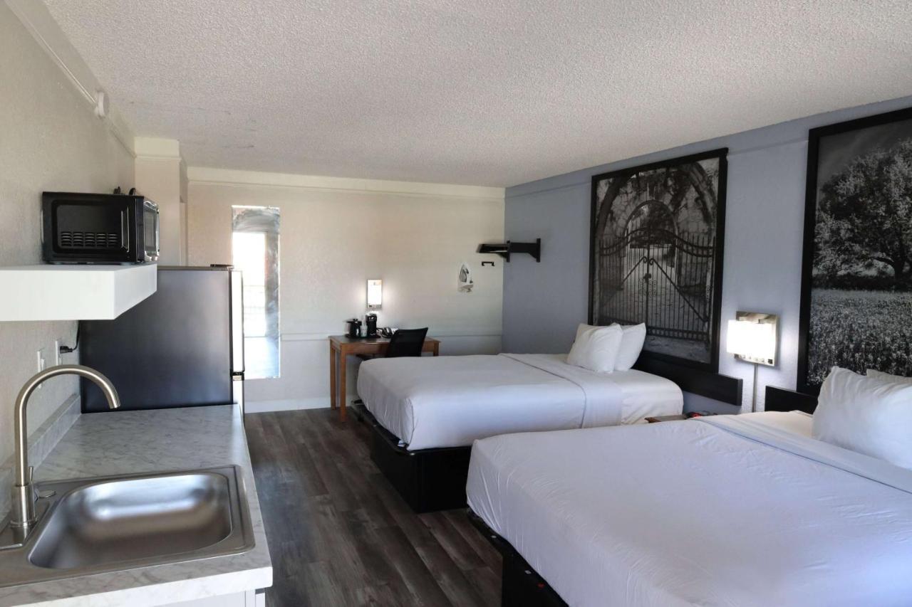 Super 8 By Wyndham Austin South I-35 Hotel Luaran gambar